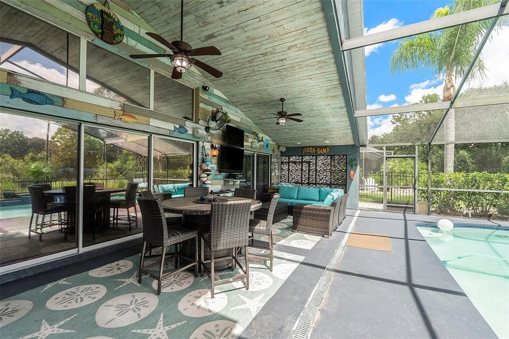 合同活跃: $664,500 (5 贝兹, 2 浴室, 2658 平方英尺)