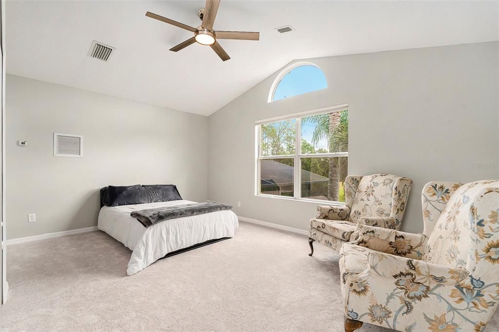 合同活跃: $664,500 (5 贝兹, 2 浴室, 2658 平方英尺)