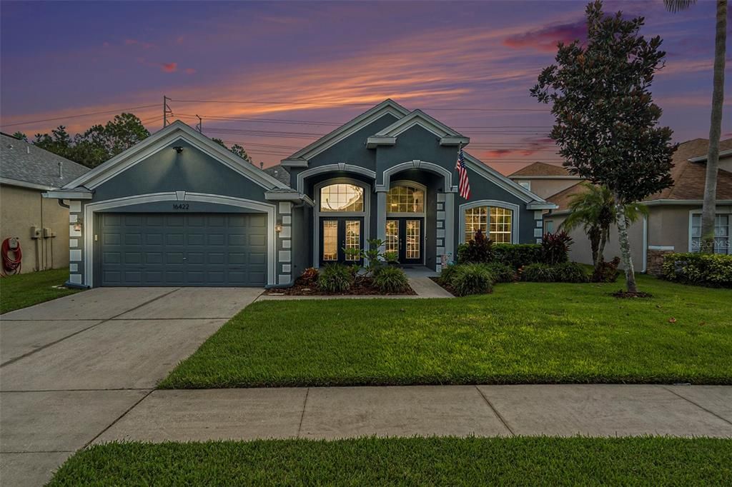 合同活跃: $664,500 (5 贝兹, 2 浴室, 2658 平方英尺)