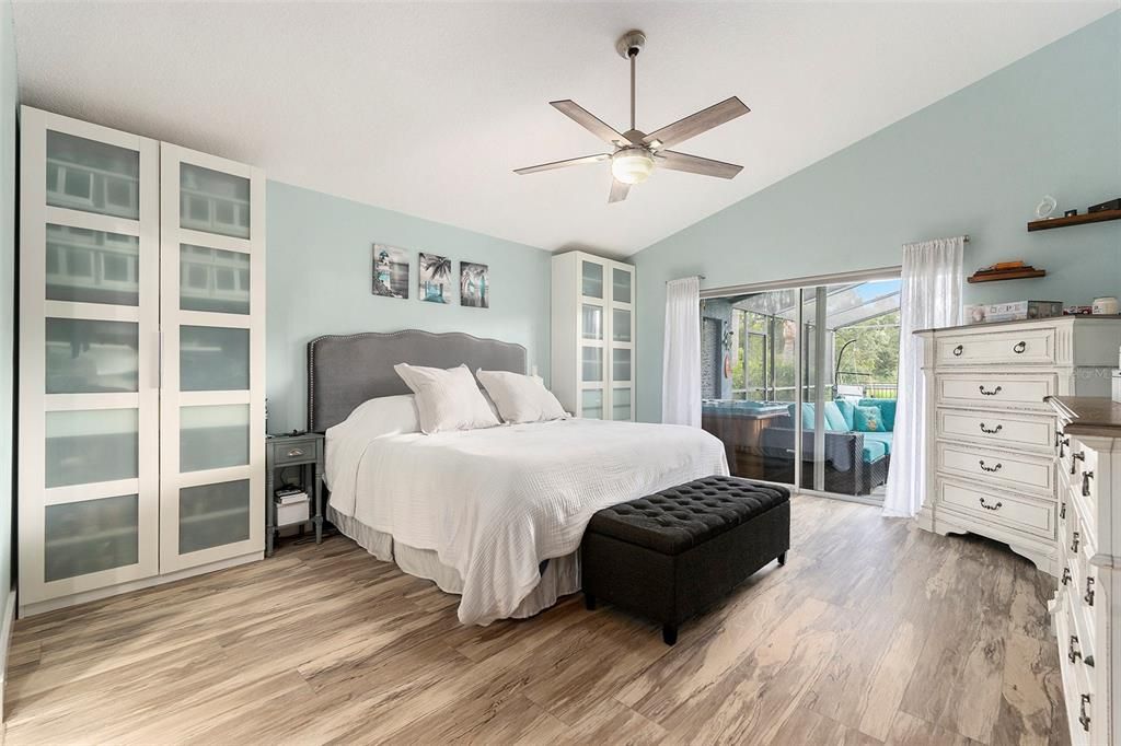 合同活跃: $664,500 (5 贝兹, 2 浴室, 2658 平方英尺)