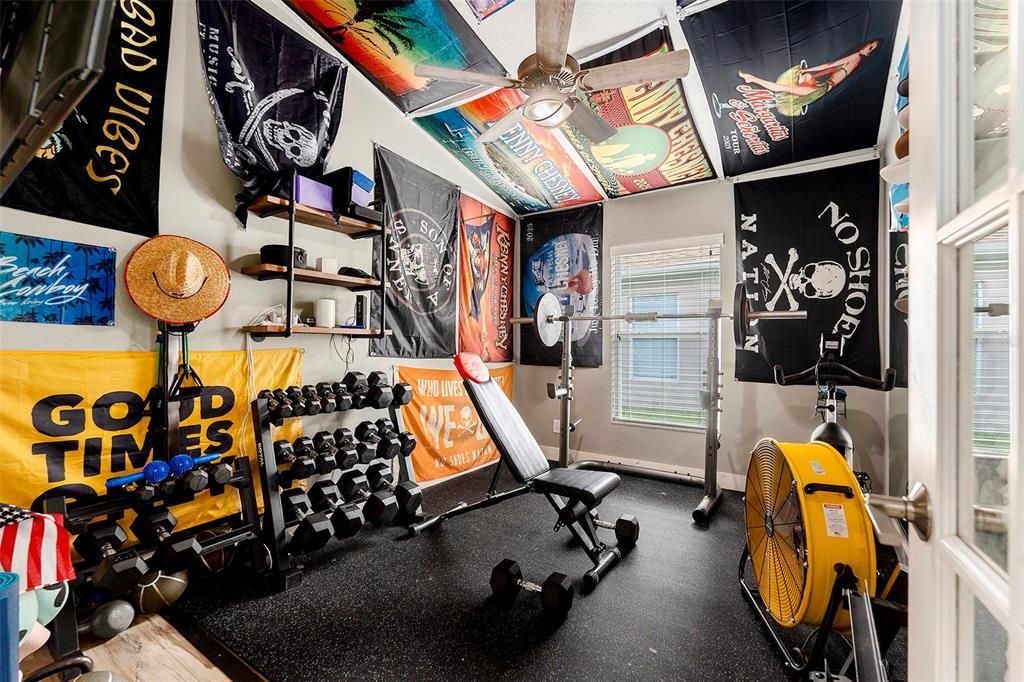 合同活跃: $664,500 (5 贝兹, 2 浴室, 2658 平方英尺)