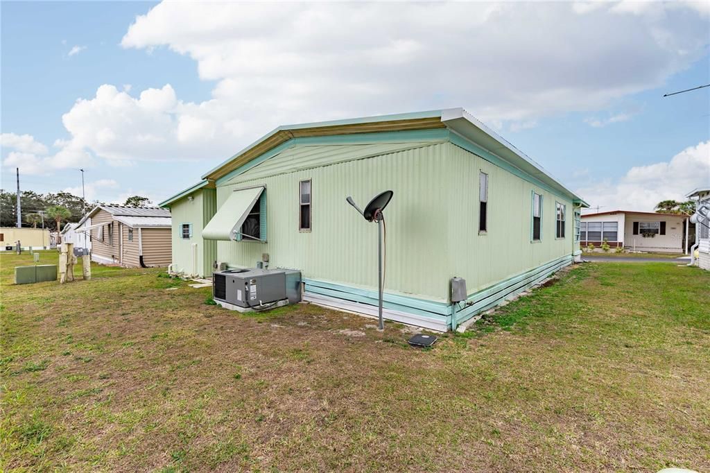 For Sale: $124,000 (2 beds, 2 baths, 1056 Square Feet)