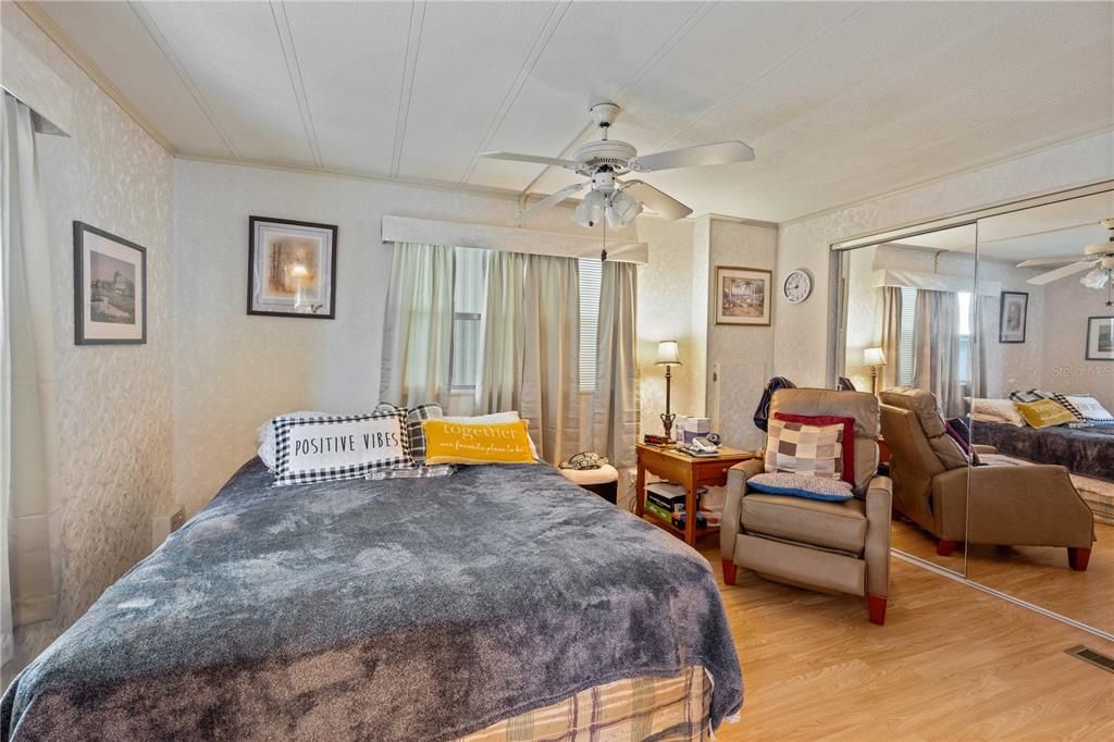 For Sale: $124,000 (2 beds, 2 baths, 1056 Square Feet)