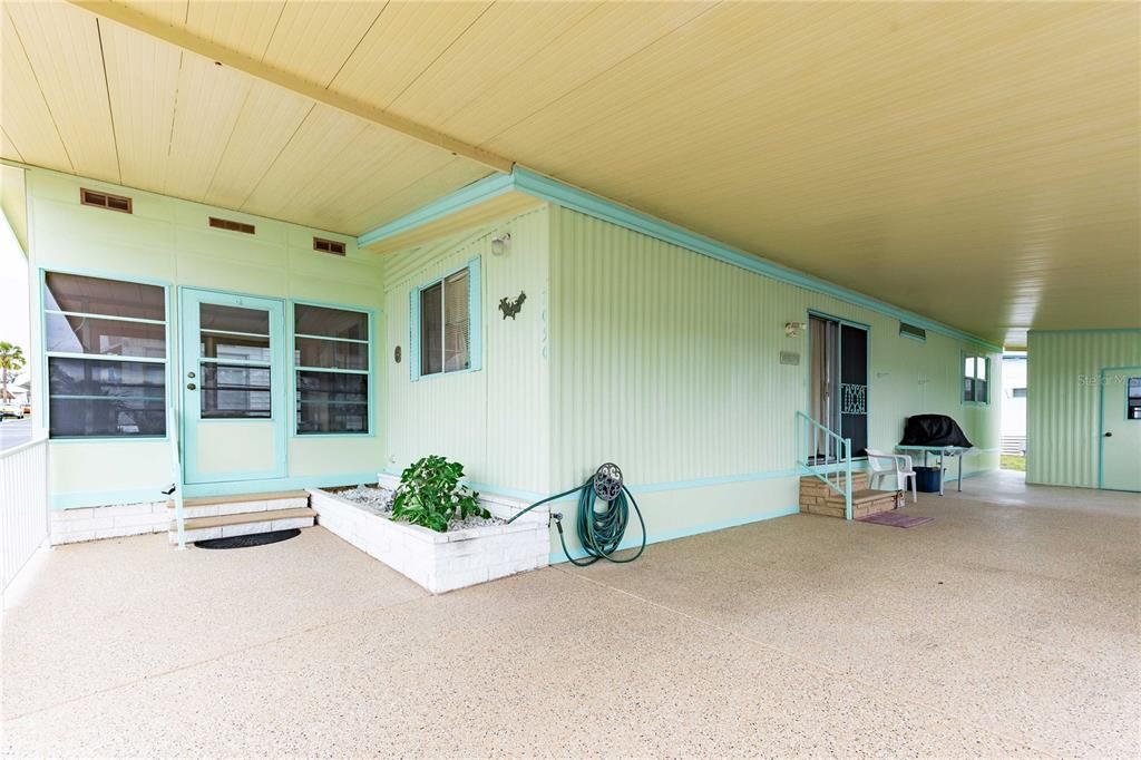 For Sale: $124,000 (2 beds, 2 baths, 1056 Square Feet)