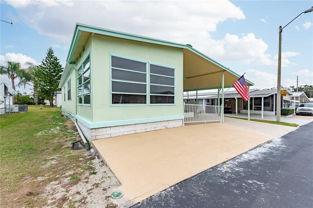 For Sale: $124,000 (2 beds, 2 baths, 1056 Square Feet)