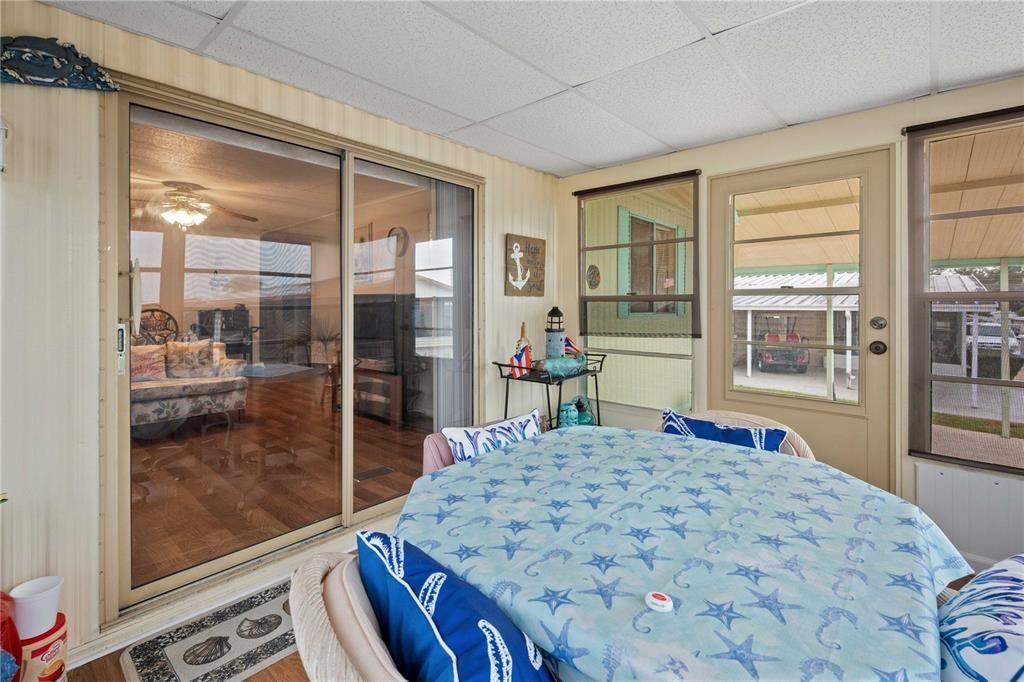 For Sale: $124,000 (2 beds, 2 baths, 1056 Square Feet)