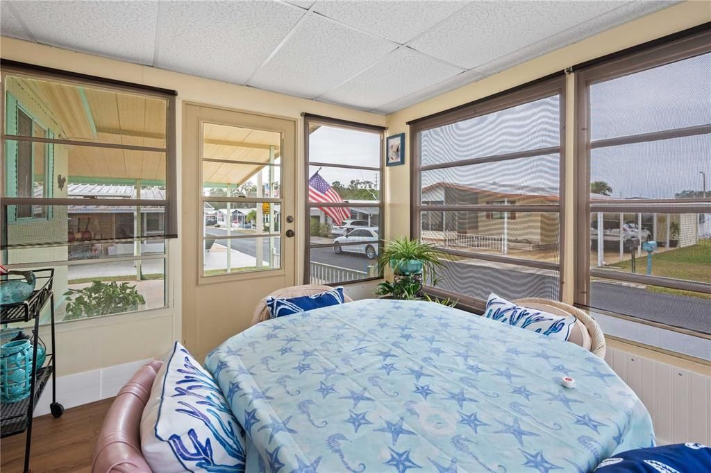 For Sale: $124,000 (2 beds, 2 baths, 1056 Square Feet)