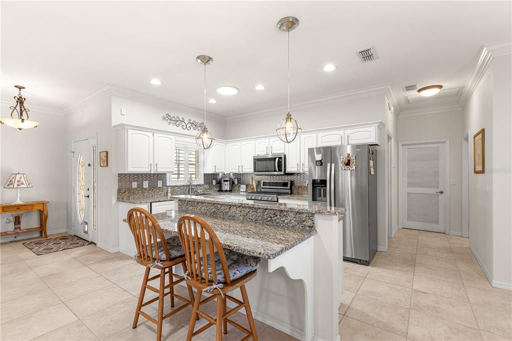 Active With Contract: $2,000 (3 beds, 3 baths, 1850 Square Feet)