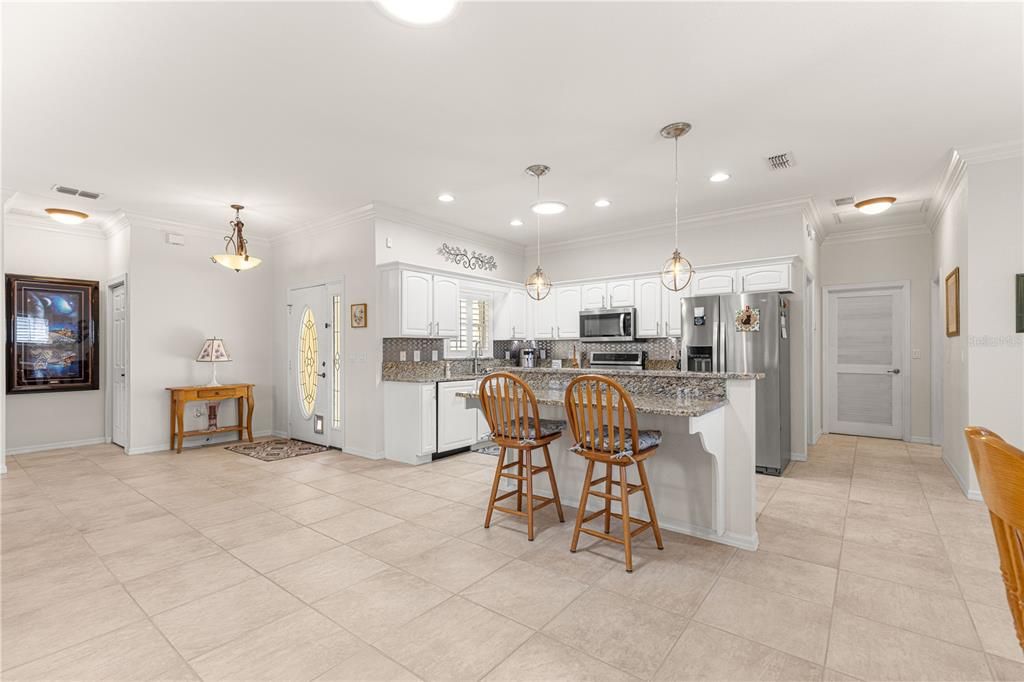 Active With Contract: $2,000 (3 beds, 3 baths, 1850 Square Feet)