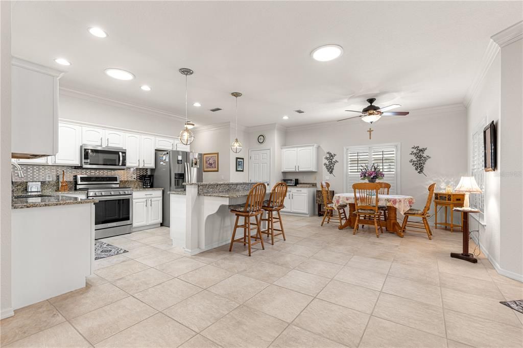 Active With Contract: $2,000 (3 beds, 3 baths, 1850 Square Feet)