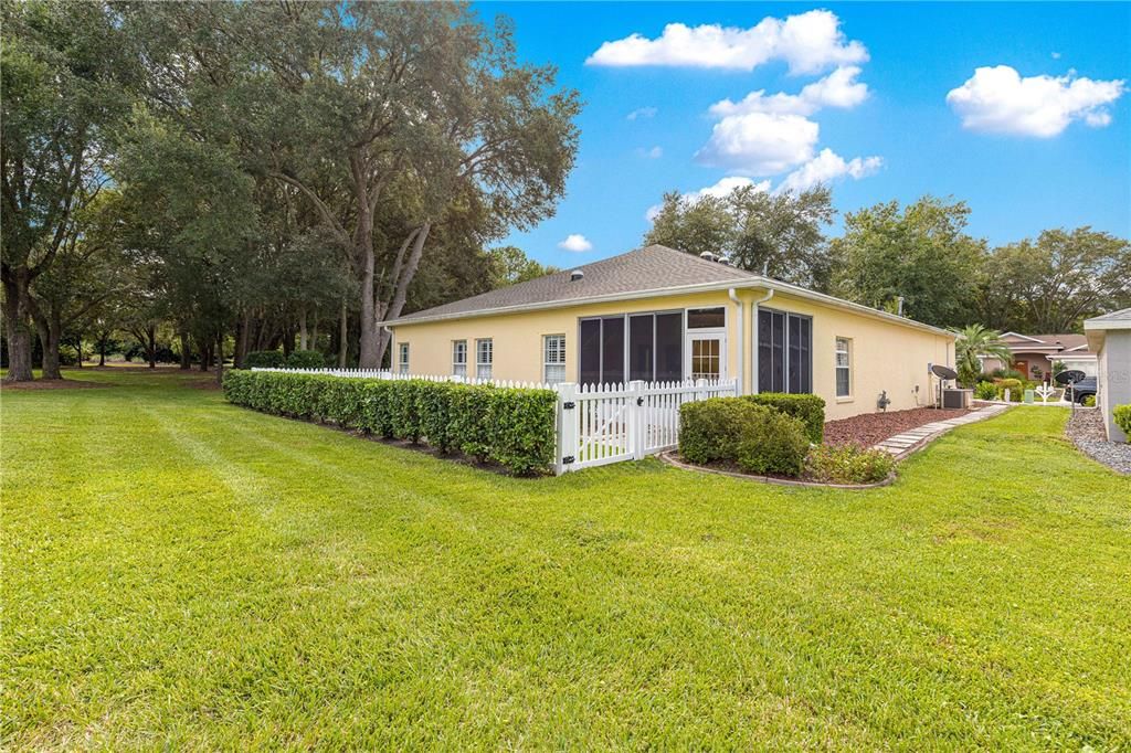 Active With Contract: $2,000 (3 beds, 3 baths, 1850 Square Feet)