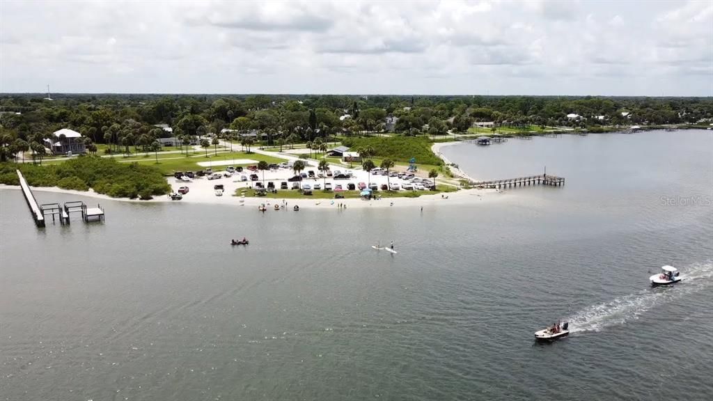 For Rent: $1,275 (2 beds, 1 baths, 1039 Square Feet)