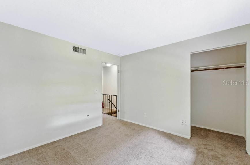 For Rent: $1,275 (2 beds, 1 baths, 1039 Square Feet)