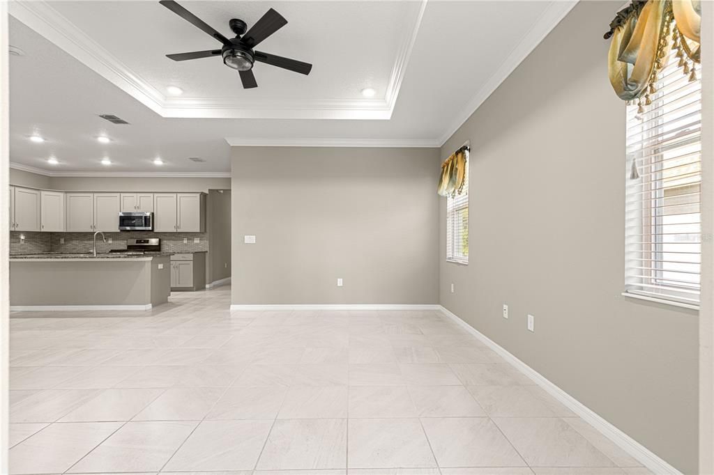 Active With Contract: $235,900 (3 beds, 2 baths, 1548 Square Feet)