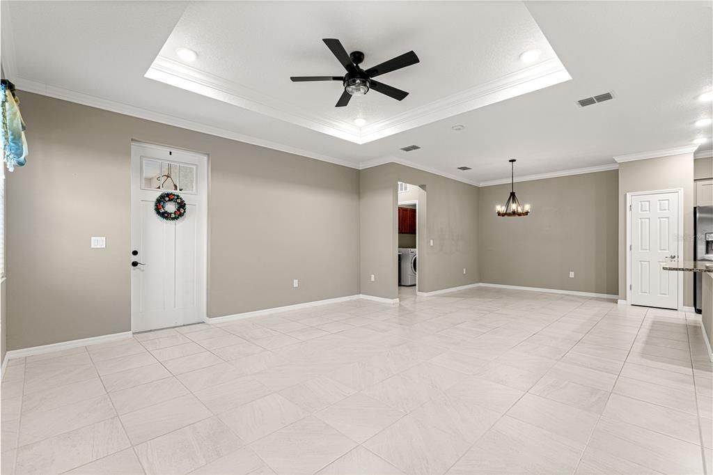 Active With Contract: $235,900 (3 beds, 2 baths, 1548 Square Feet)