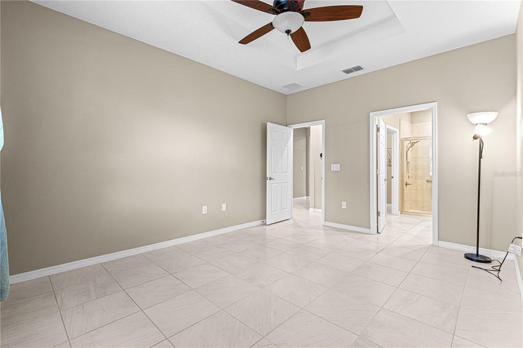 Active With Contract: $235,900 (3 beds, 2 baths, 1548 Square Feet)