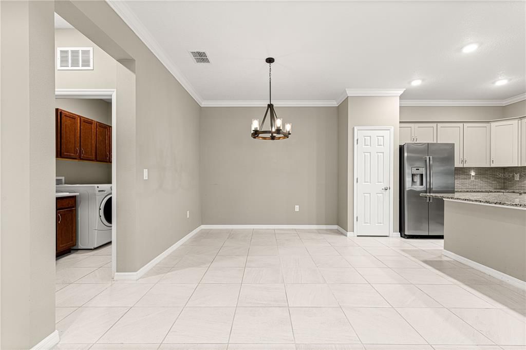 Active With Contract: $235,900 (3 beds, 2 baths, 1548 Square Feet)