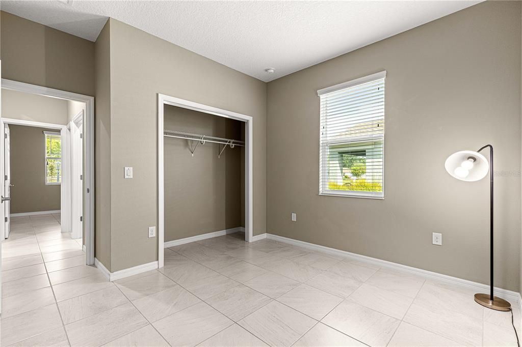 Active With Contract: $235,900 (3 beds, 2 baths, 1548 Square Feet)