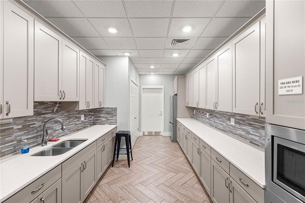 Active With Contract: $235,900 (3 beds, 2 baths, 1548 Square Feet)