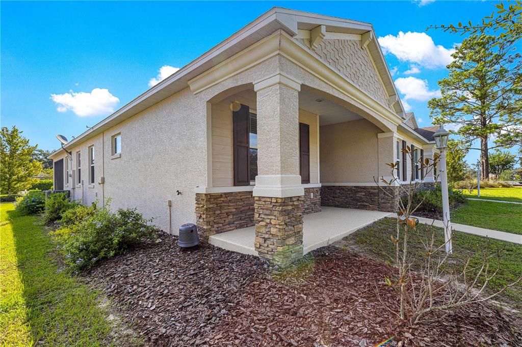 Active With Contract: $235,900 (3 beds, 2 baths, 1548 Square Feet)