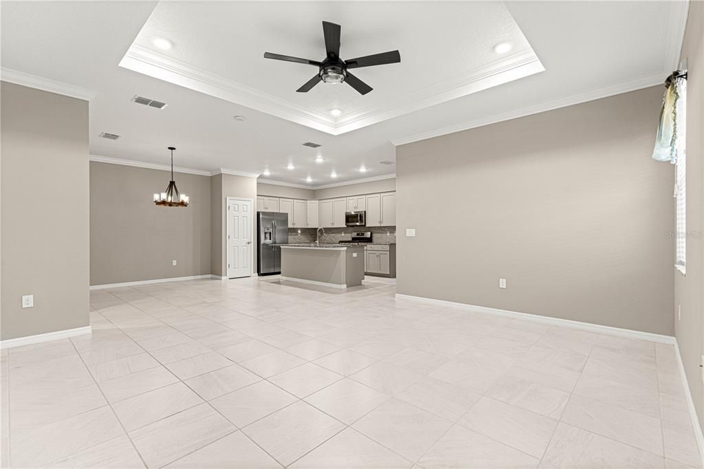 Active With Contract: $235,900 (3 beds, 2 baths, 1548 Square Feet)