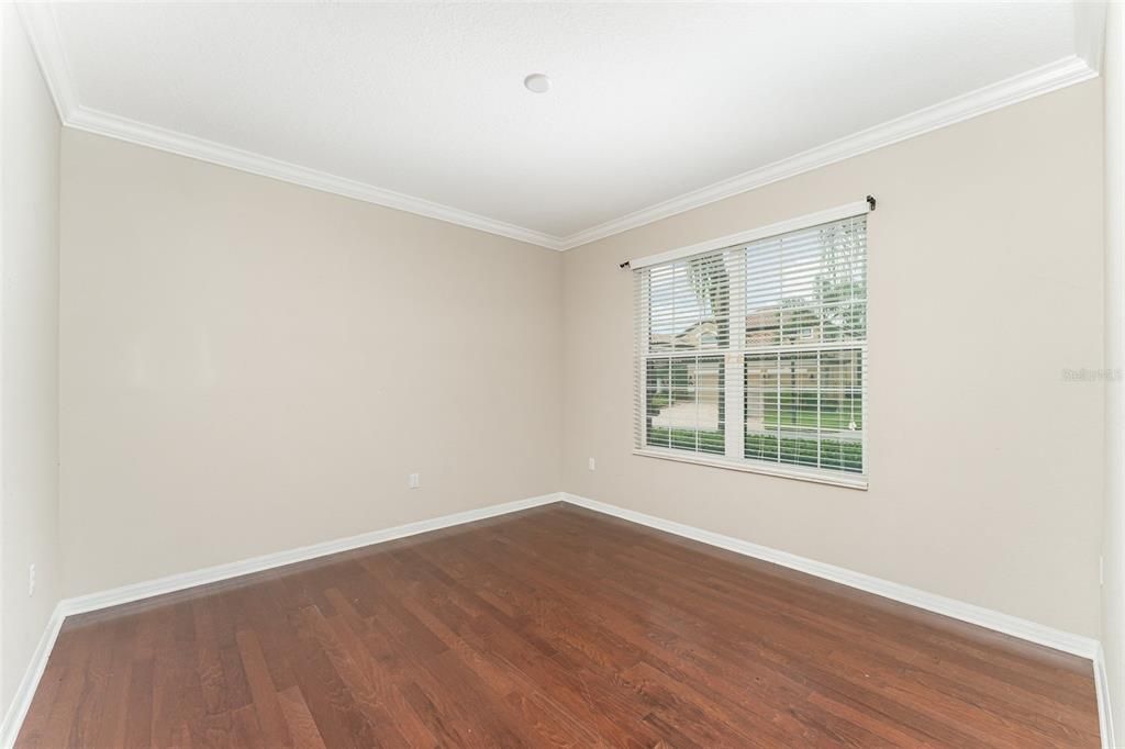 For Sale: $975,000 (6 beds, 4 baths, 5454 Square Feet)