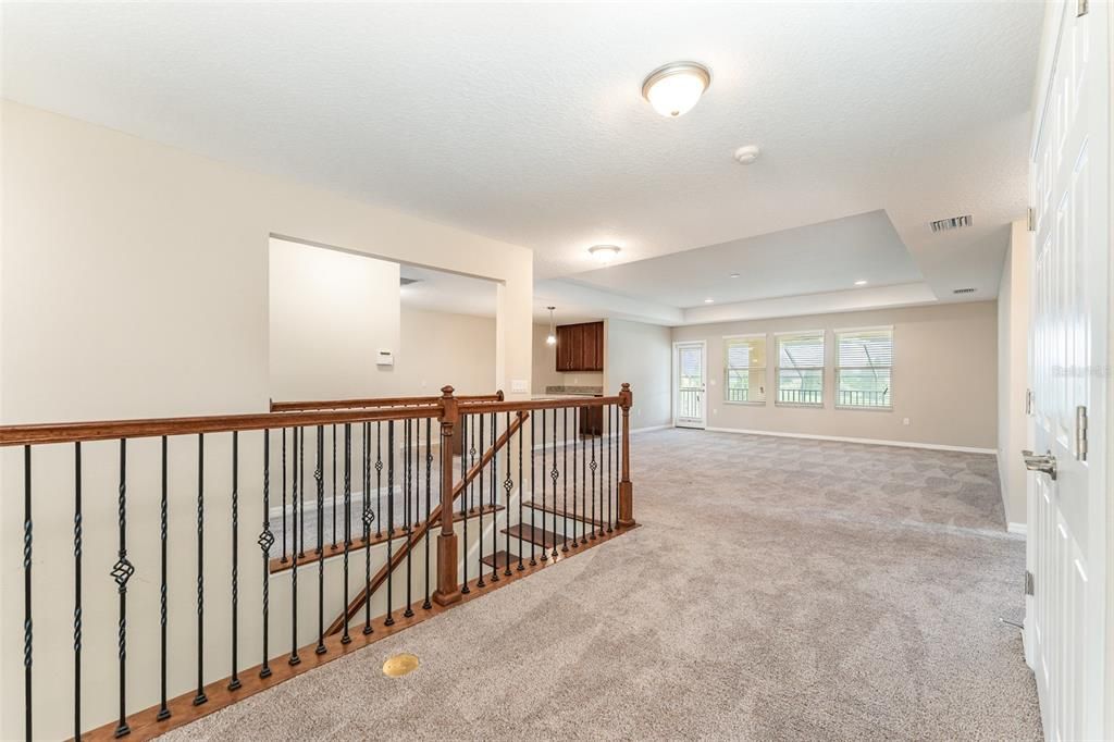 For Sale: $975,000 (6 beds, 4 baths, 5454 Square Feet)