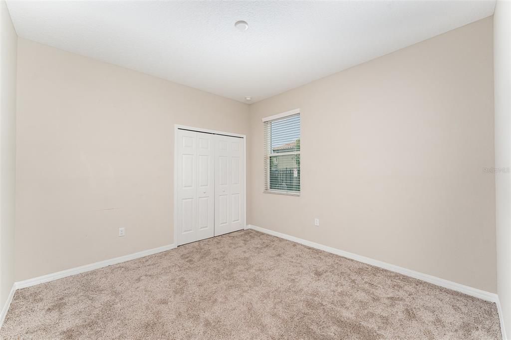 For Sale: $975,000 (6 beds, 4 baths, 5454 Square Feet)