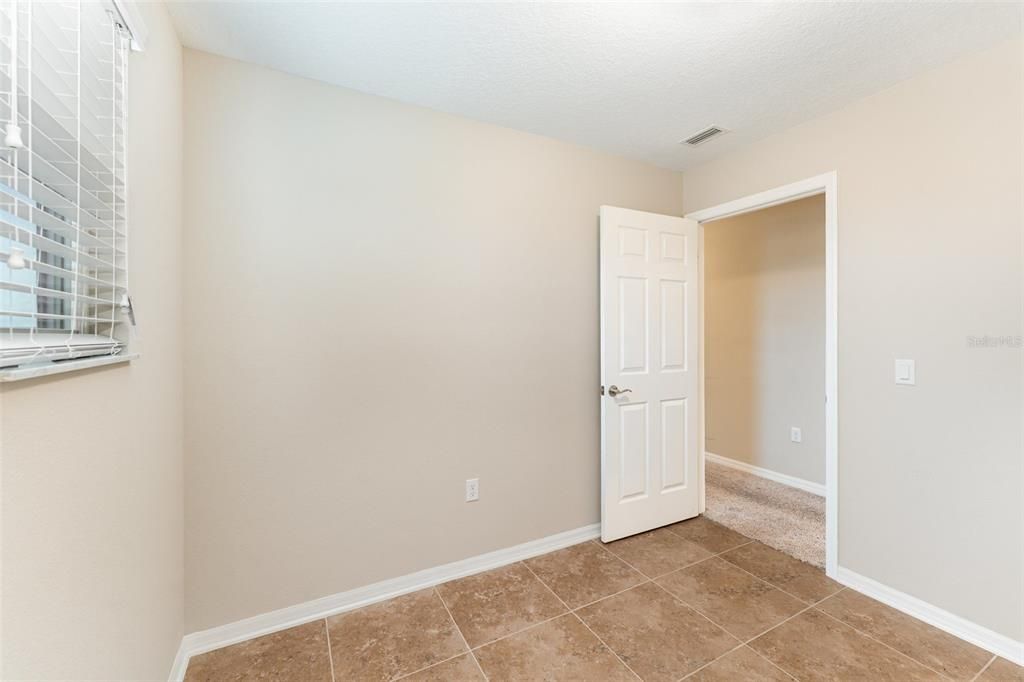 For Sale: $975,000 (6 beds, 4 baths, 5454 Square Feet)