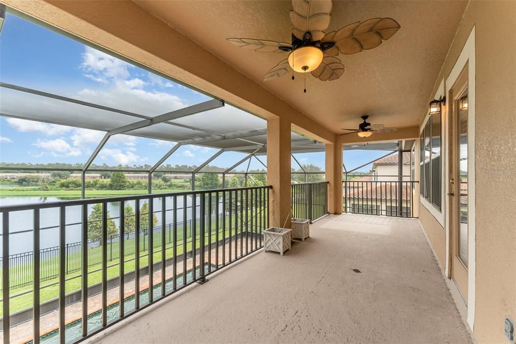 For Sale: $975,000 (6 beds, 4 baths, 5454 Square Feet)