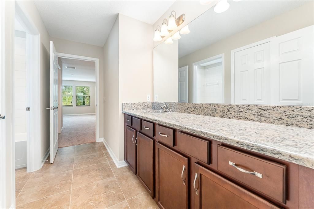 For Sale: $975,000 (6 beds, 4 baths, 5454 Square Feet)