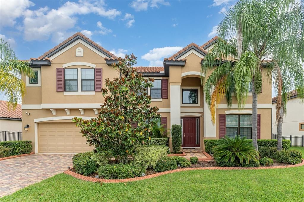 For Sale: $975,000 (6 beds, 4 baths, 5454 Square Feet)