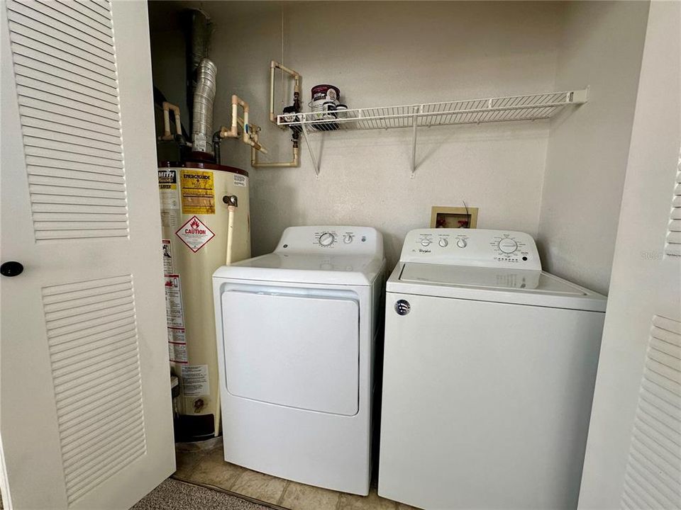 Active With Contract: $1,395 (2 beds, 1 baths, 834 Square Feet)