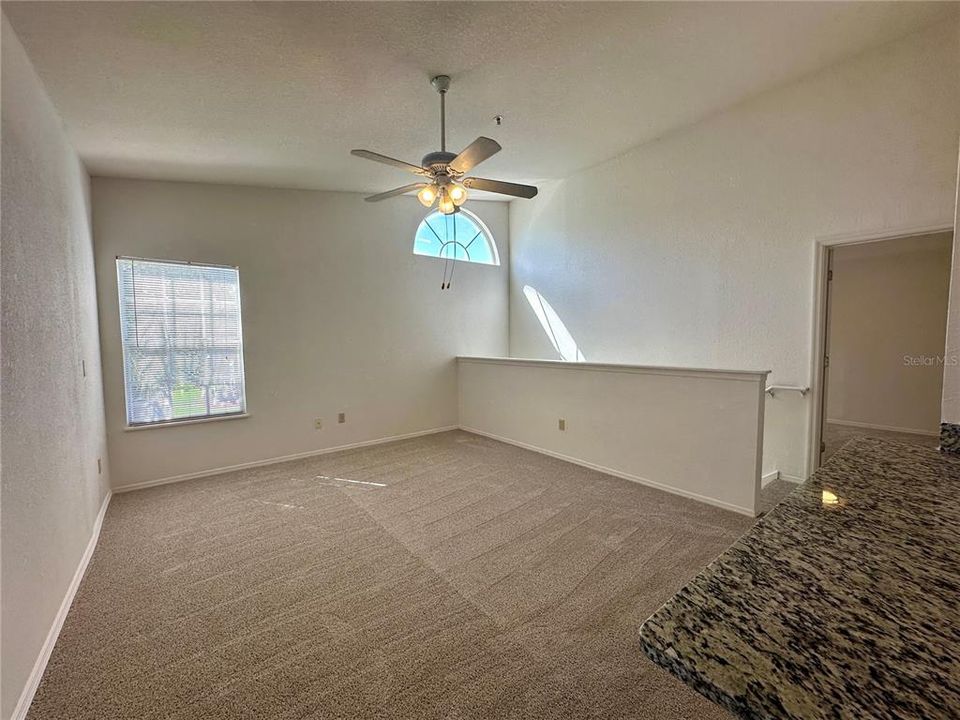Active With Contract: $1,395 (2 beds, 1 baths, 834 Square Feet)