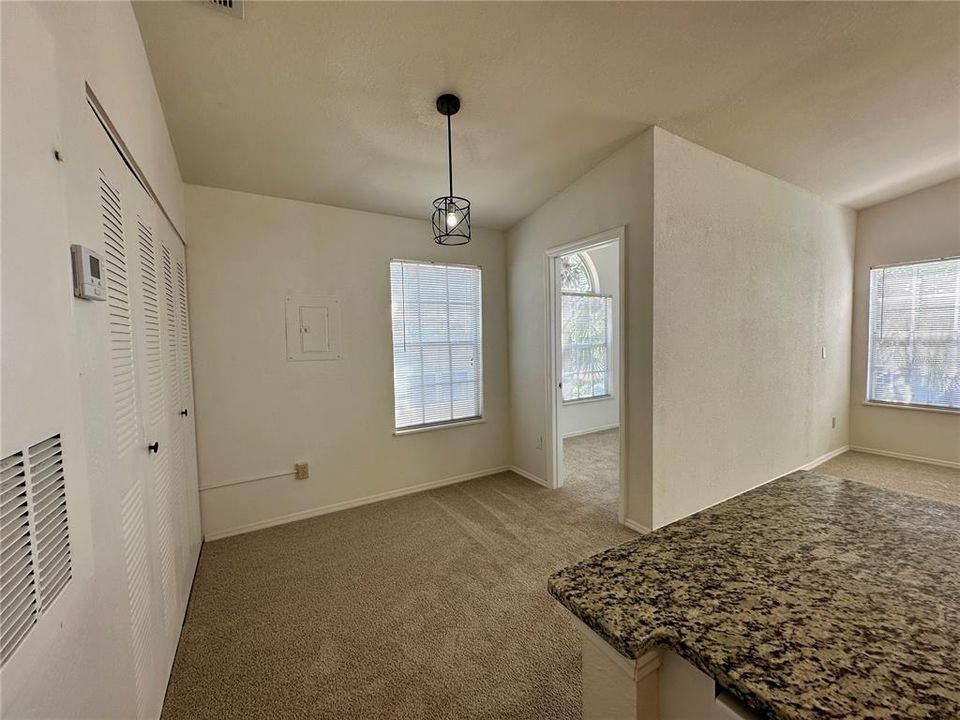 Active With Contract: $1,395 (2 beds, 1 baths, 834 Square Feet)