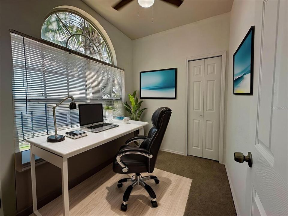 Active With Contract: $1,395 (2 beds, 1 baths, 834 Square Feet)