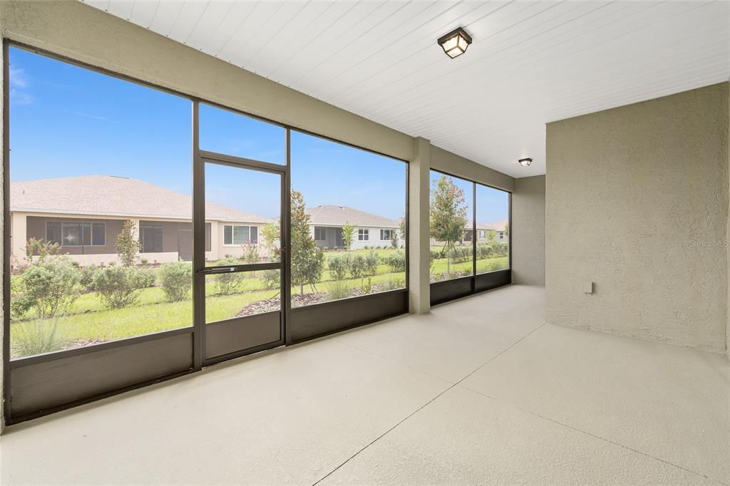 Activo con contrato: $511,000 (3 camas, 3 baños, 2907 Pies cuadrados)