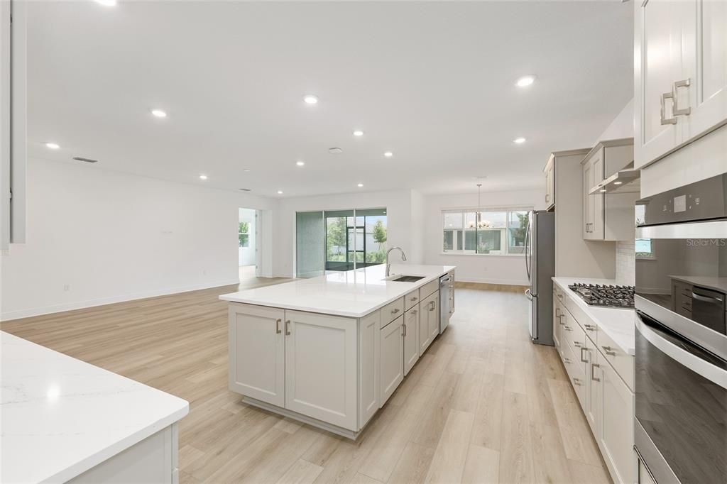 Activo con contrato: $511,000 (3 camas, 3 baños, 2907 Pies cuadrados)