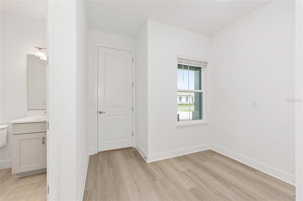 Activo con contrato: $511,000 (3 camas, 3 baños, 2907 Pies cuadrados)