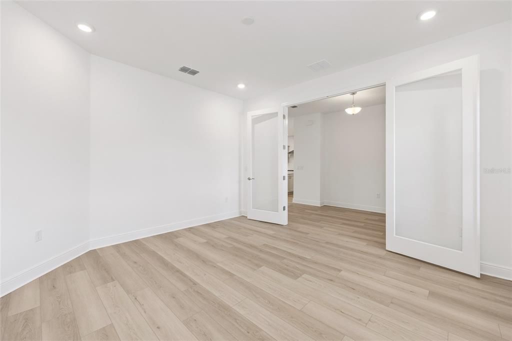 Activo con contrato: $511,000 (3 camas, 3 baños, 2907 Pies cuadrados)