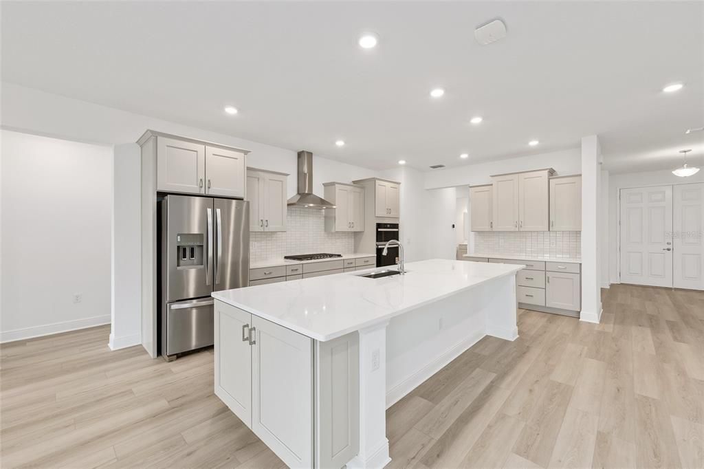 Activo con contrato: $511,000 (3 camas, 3 baños, 2907 Pies cuadrados)