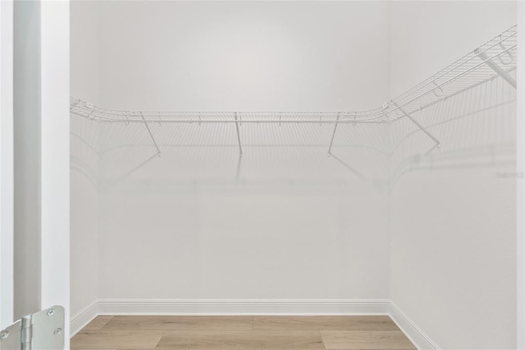 Activo con contrato: $511,000 (3 camas, 3 baños, 2907 Pies cuadrados)