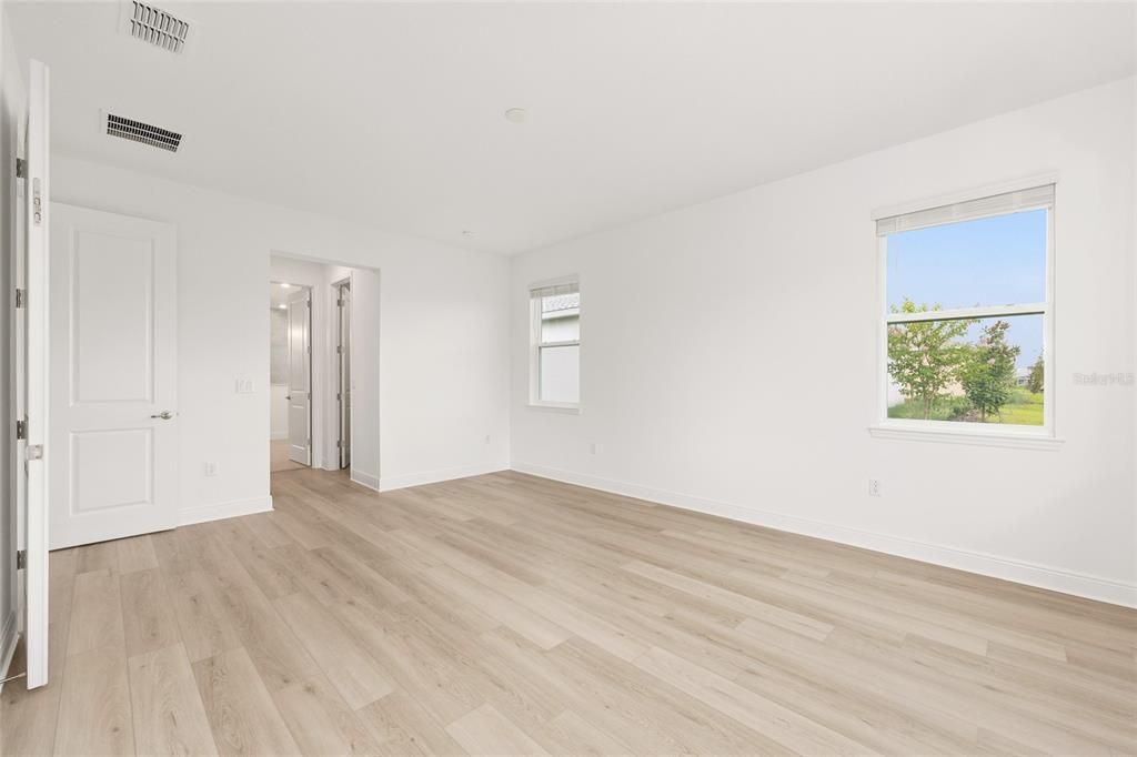 Activo con contrato: $511,000 (3 camas, 3 baños, 2907 Pies cuadrados)