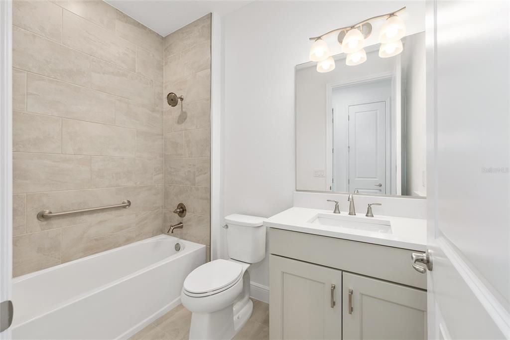 Activo con contrato: $511,000 (3 camas, 3 baños, 2907 Pies cuadrados)