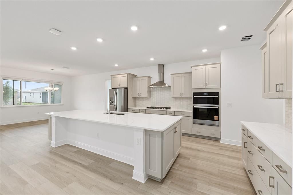 Activo con contrato: $511,000 (3 camas, 3 baños, 2907 Pies cuadrados)