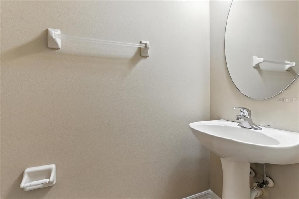 合同活跃: $2,745 (5 贝兹, 2 浴室, 2232 平方英尺)