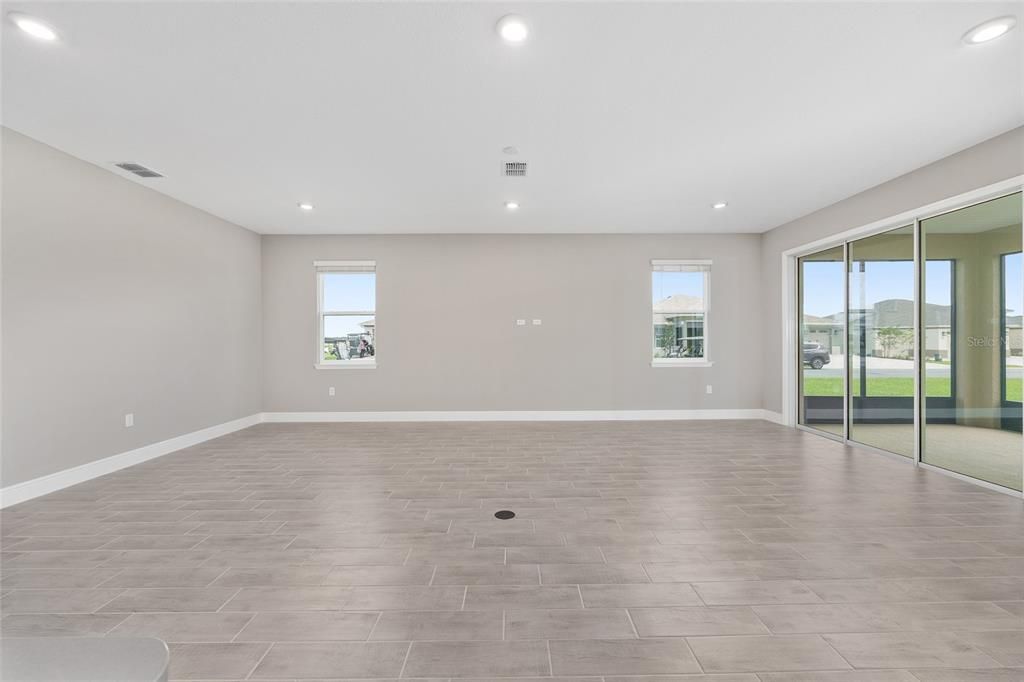 Active With Contract: $444,000 (2 beds, 2 baths, 2616 Square Feet)