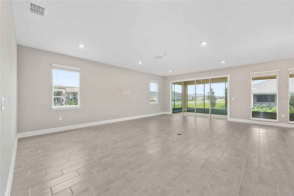 Active With Contract: $444,000 (2 beds, 2 baths, 2616 Square Feet)