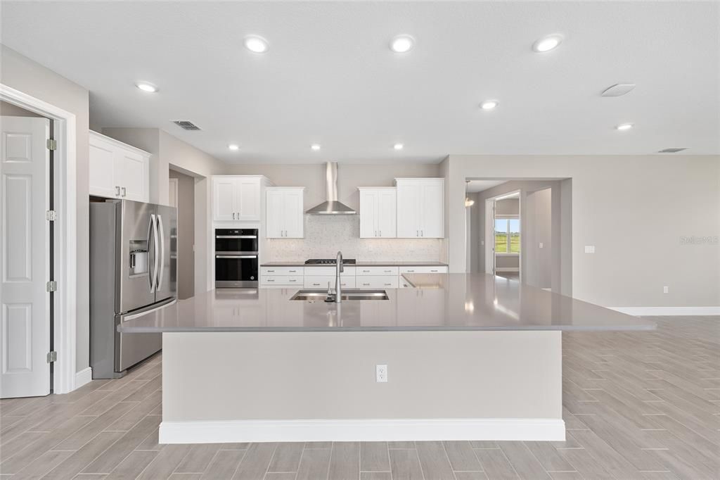 Active With Contract: $444,000 (2 beds, 2 baths, 2616 Square Feet)