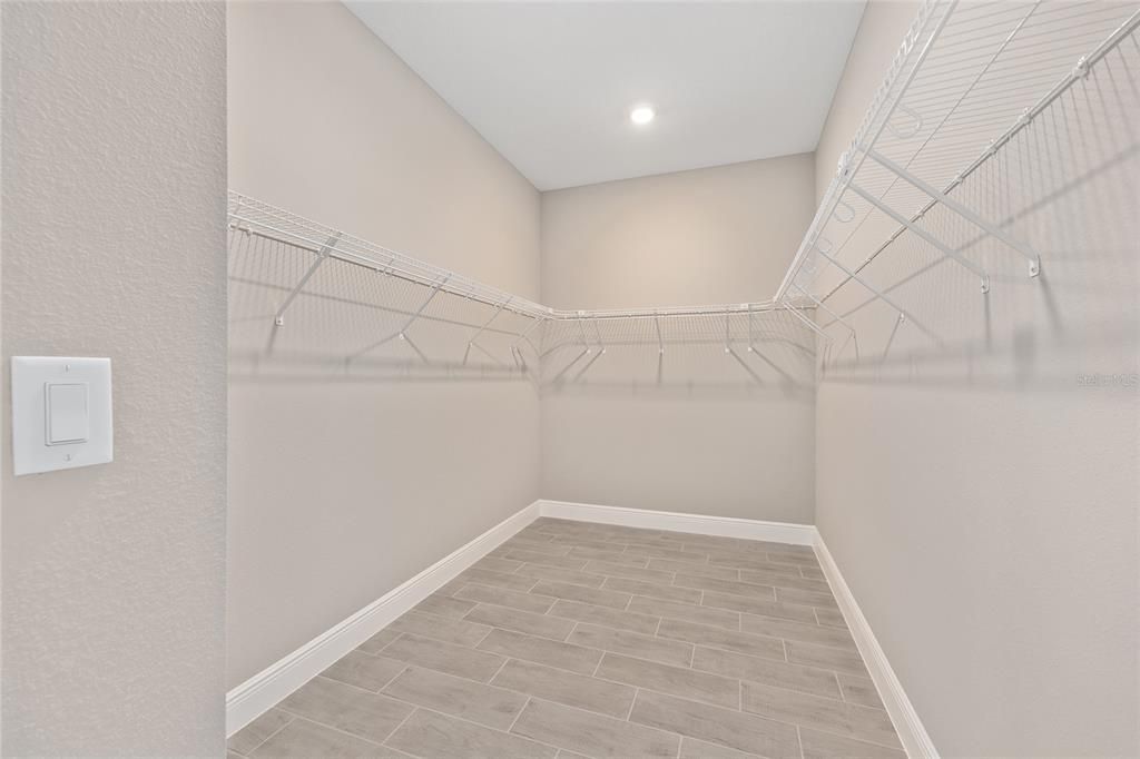 Active With Contract: $444,000 (2 beds, 2 baths, 2616 Square Feet)